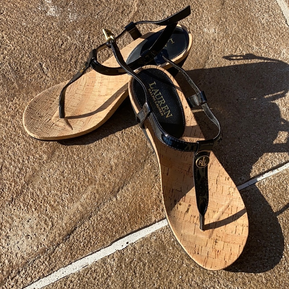 Black wedges